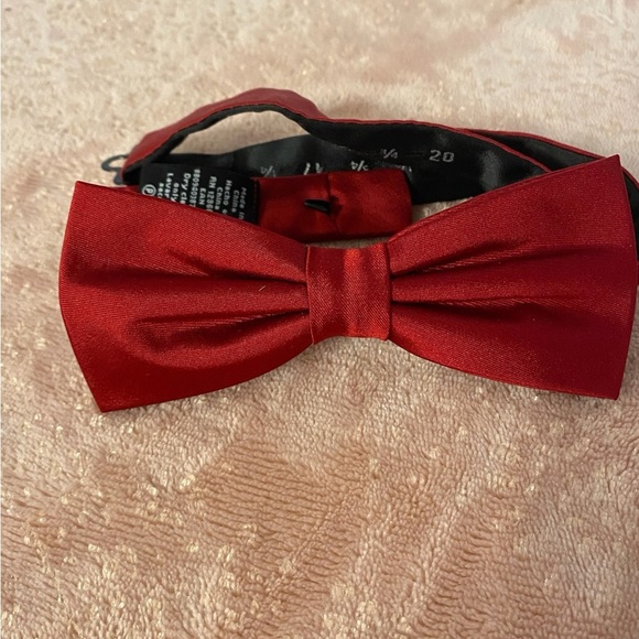 George Classic Red Adjustable Bow Tie - Picture 1 of 5